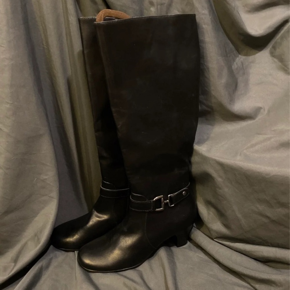 *****SOLD*****A2 Heelrest NWOT Knee-High Boots Size 10